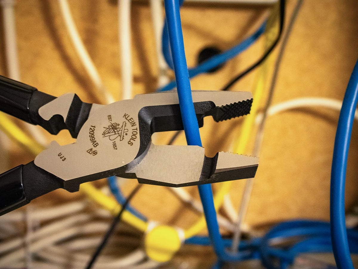 A-12099AB Cross-Cut Combination Plier, Dipped Vinyl Grip, Crimper for 2.5–6.0Mm² Terminals, Cut TPS & 4.0Mm² X 3 Flat Cable or 25Mm² X 9.2Mm Copper Cable, Made in Japan